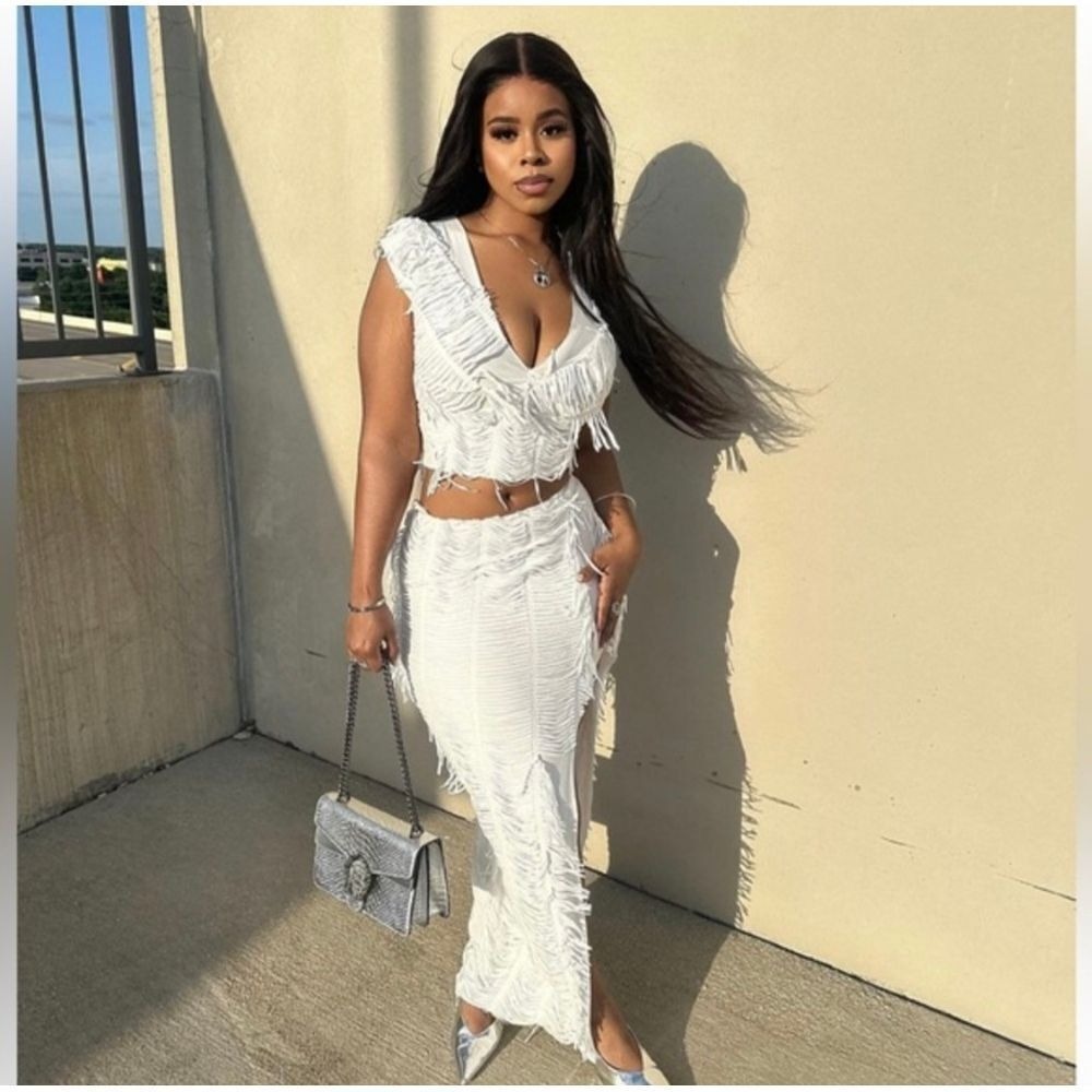 Micas Distressed V-neck Cap Sleeve Crop Top And Slit Maxi Skirt Set size M